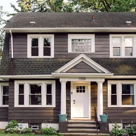 The 1920'S Dutch Colonial - Highland Square Villa
